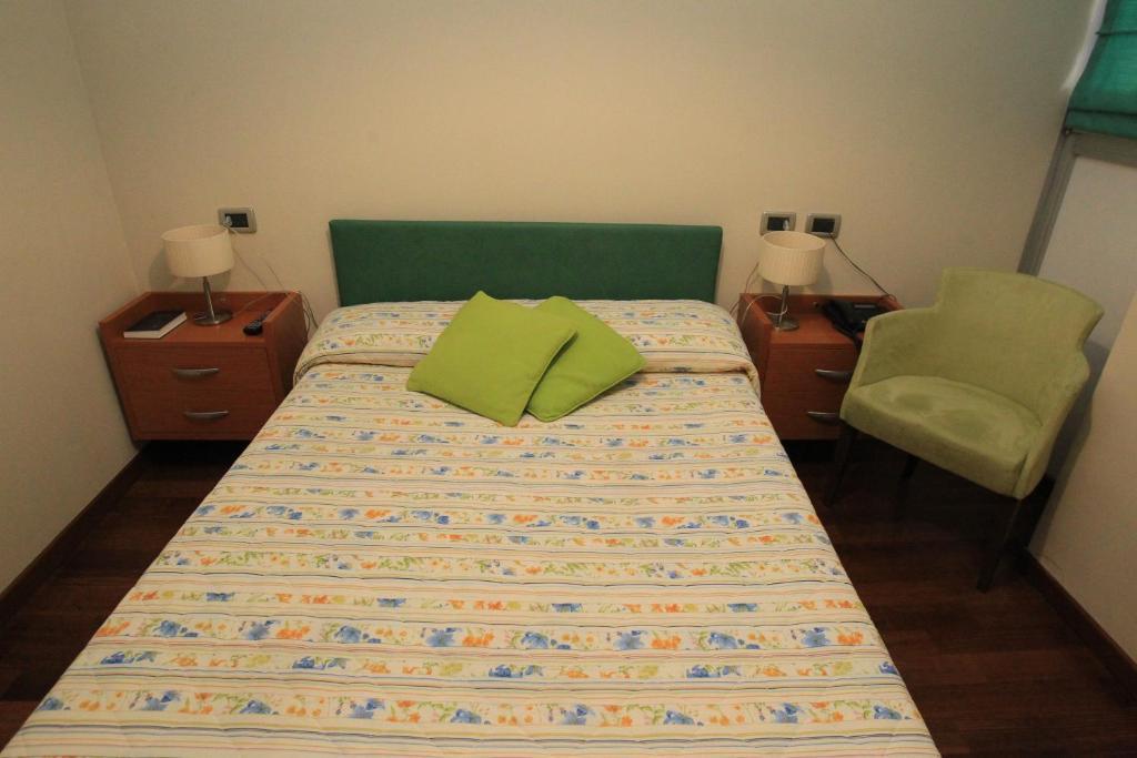 Santa Caterina Hotel Бергамо Стая снимка
